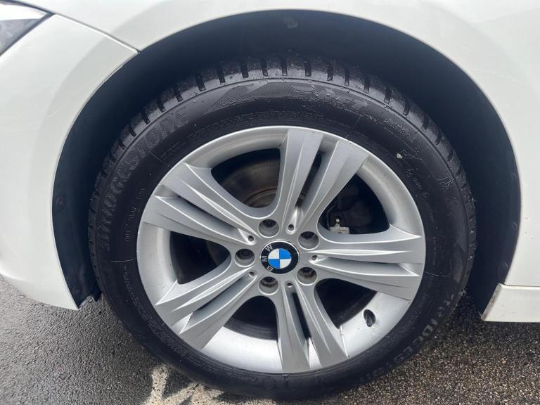 BMW 3 SERIES 2.0 318d Sport Touring Auto Euro 5 (s/s) 5dr 2013