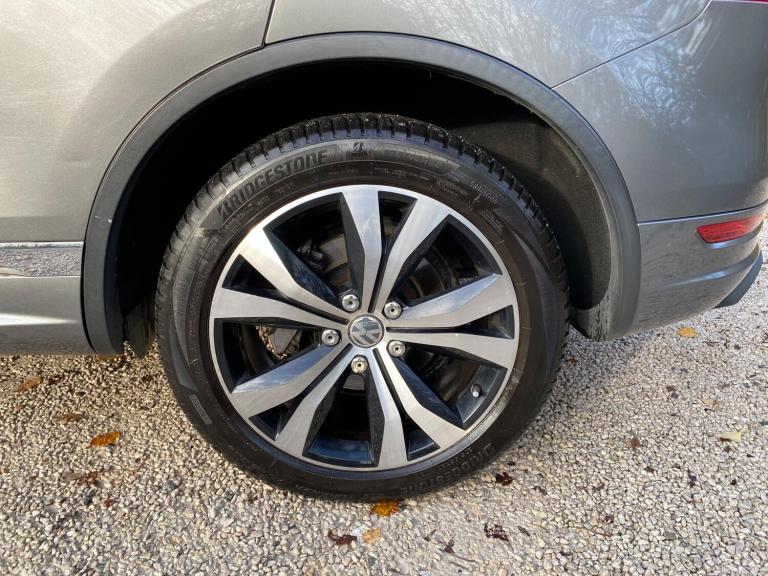 2014 Volkswagen Touareg 3.0 TDI V6 BlueMotion Tech R-Line Tiptronic 4WD Euro 5 (s/s) 5dr ESTATE D...