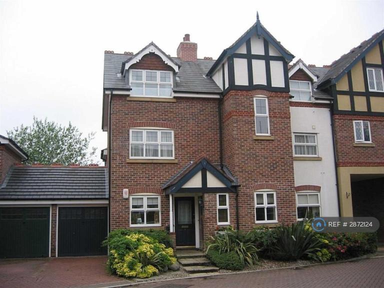 2 bedroom flat in Arderne Place, Alderley Edge, SK9 (2 bed) (#2872124)