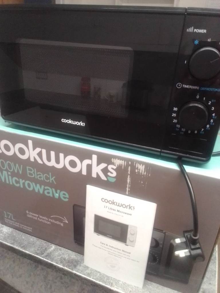 Cookworks 700w Black 17 Litres Microwave Oven.
