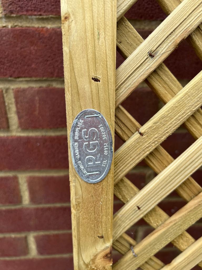 183cm x 60cm (6x2) Elite Privacy Diamond Trellis/Lattice Garden Screening Wood Fence