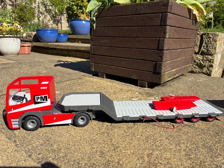 Heavy duty truck and trailer- Playmobil