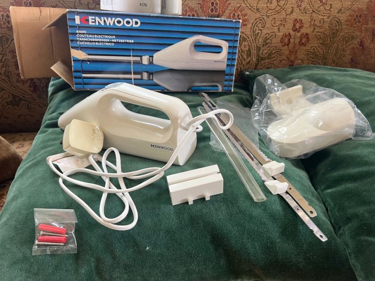 Kenwood A175 electric carving knife, perfect for roasts and bread.
