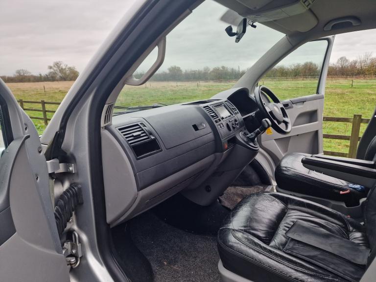 2009 VW Volkswagen Transporter Automatic Silver LWB 6 Seat Minibus  Spares