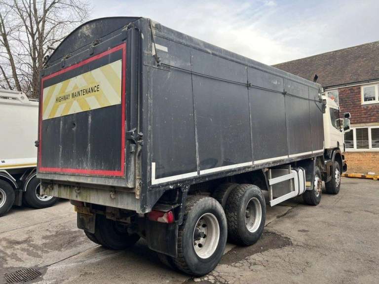 2013 SCANIA P400 8X4 TIPPER