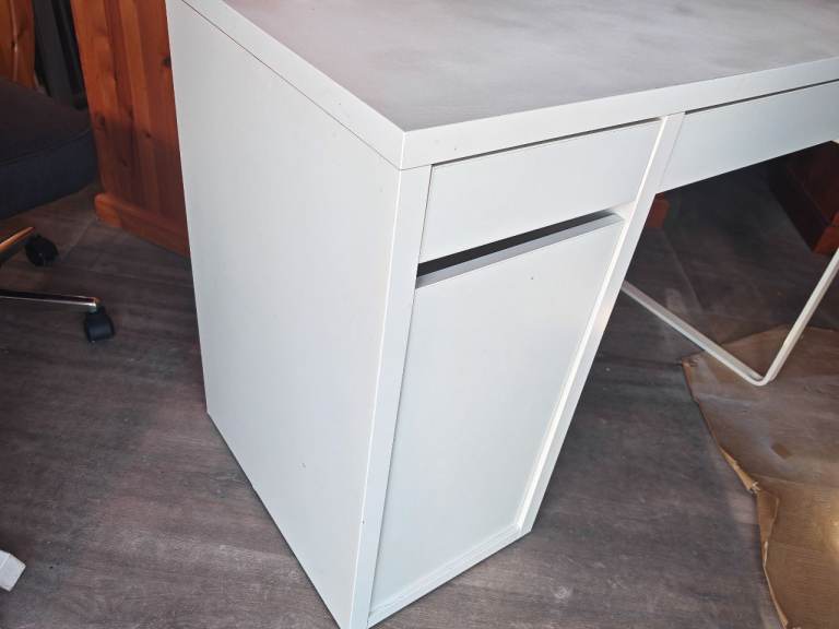 IKEA white desk with drawers 