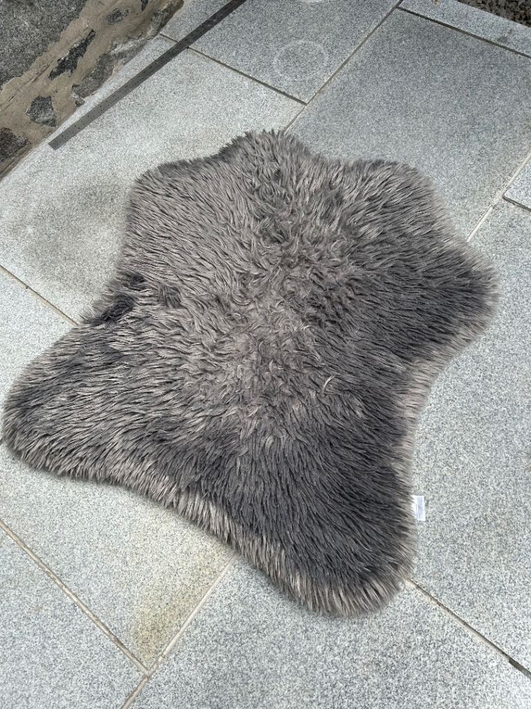 Orthopaedic faux fur pet bed grey 