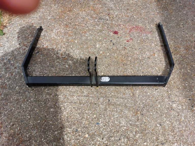 Ford Focus C-max tow bar and 7pin electrics, including bypass relay