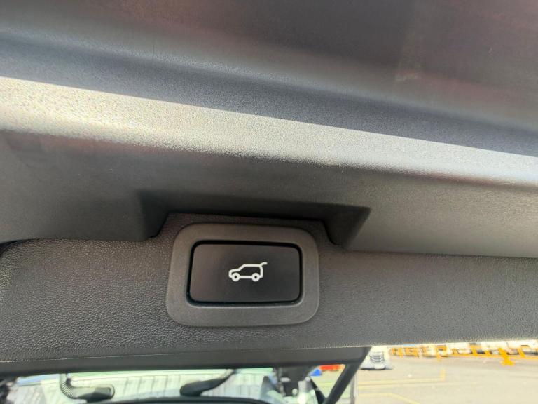 2017 Land Rover Discovery 2.0 SD4 SE 5dr Auto ESTATE DIESEL Automatic