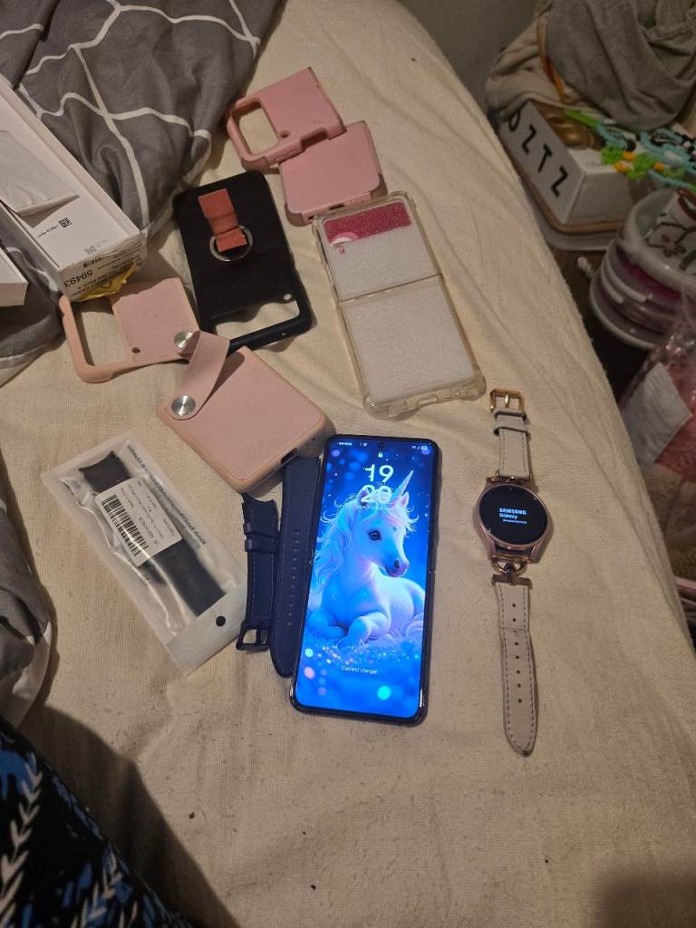 Samsung flip 4 ans watch 4