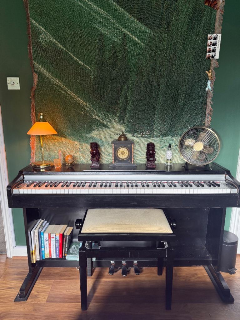 Yamaha Electric Upright Keyboard/Piano With Stool