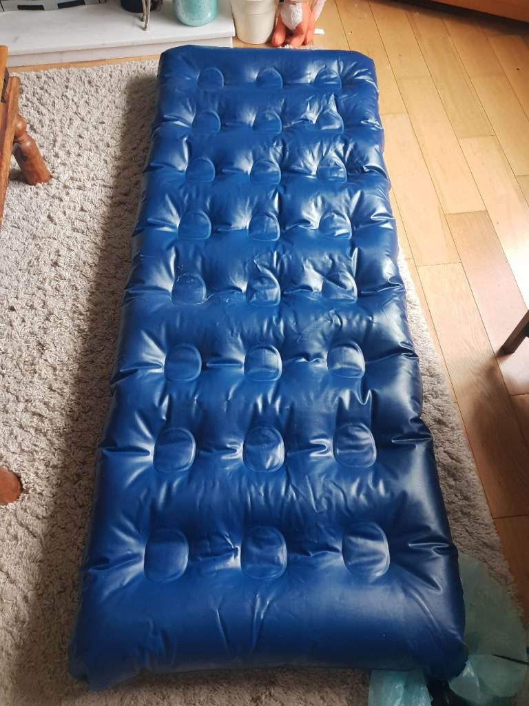 Inflatable bed / mattress / Airbed