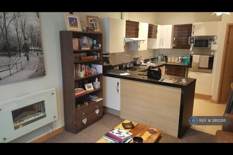 1 bedroom flat in The Square, Whitehaven, CA28 (1 bed) (#2810318)