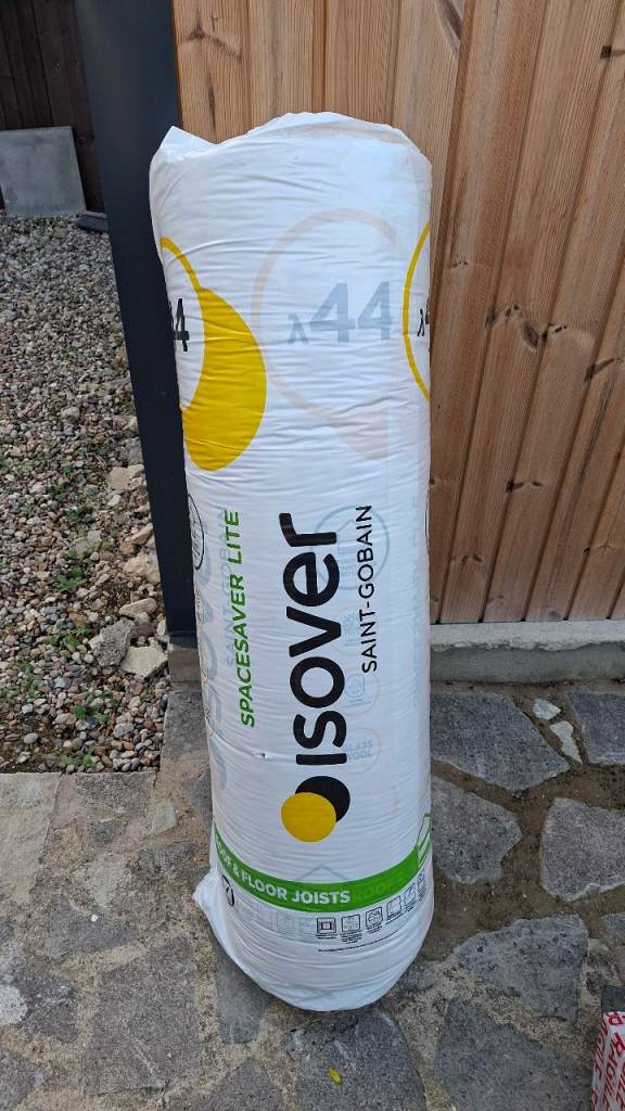 Isover 100mm Spacesaver Lite Loft Insulation - 4 rolls New