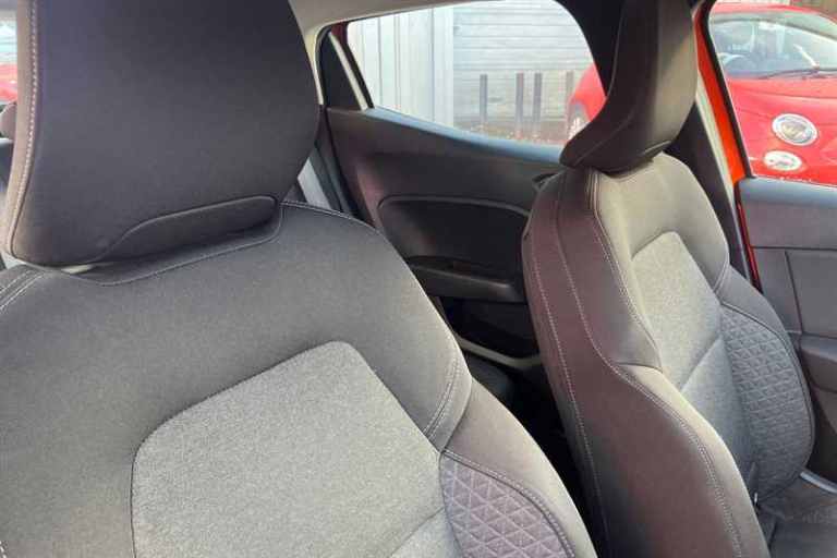 2020 Renault Clio 1.0 SCe 75 Play 5dr HATCHBACK PETROL Manual