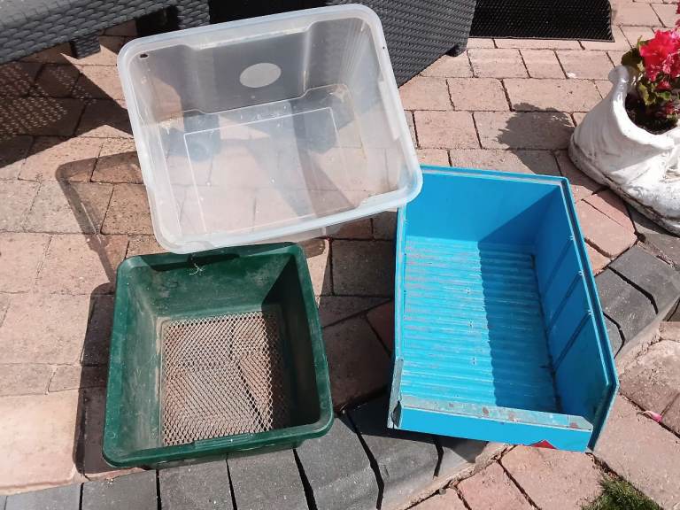 4 storeage boxs