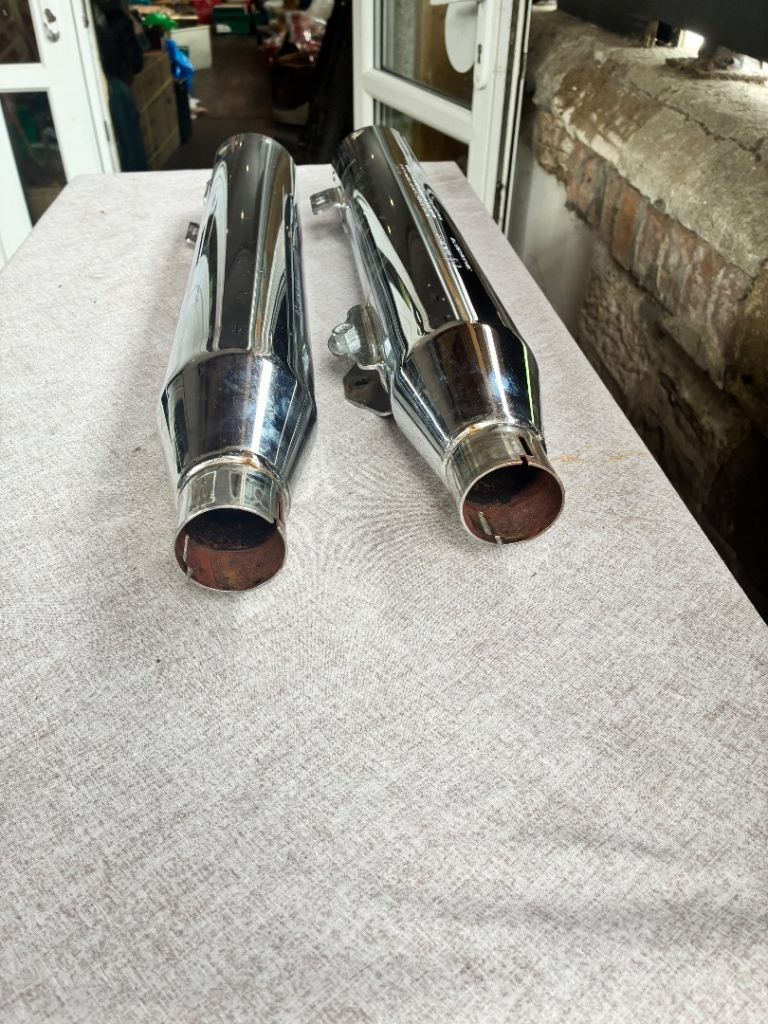 Vance & Hines 3" Twin Slash Slip-On Exhausts - Harley Dyna Fat Bob / Wide Glide (2008-2017)