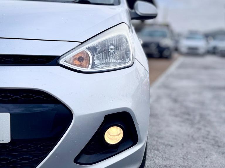 2015 Hyundai i10 1.2 SE 5dr HATCHBACK Petrol Manual