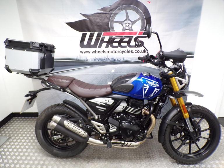 2025 TRIUMPH SCRAMBLER 400X WITH ONLY 195 MILES FROM NEW