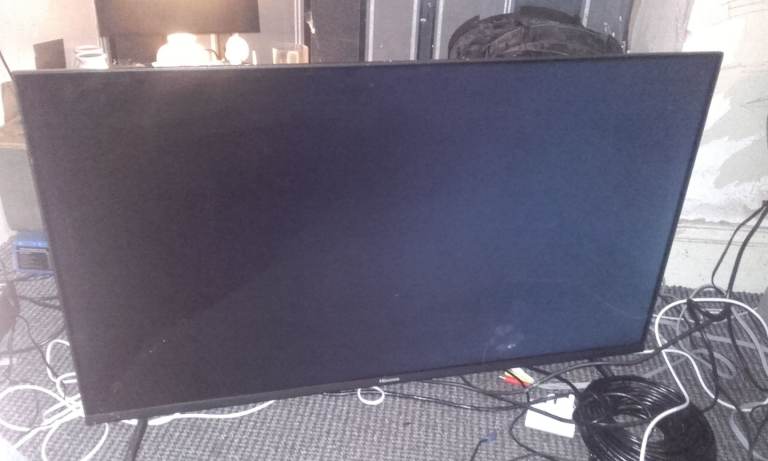 Hisense 40" smart tv