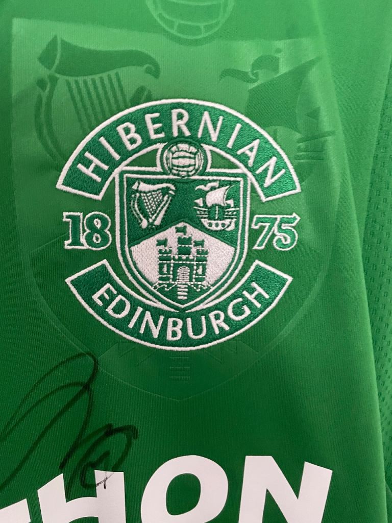 Macron Hibernian FC Signed Football Shirt – Good Condition