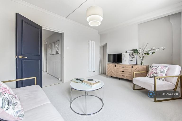2 bedroom flat in Riverside Mansions, London, E1W (2 bed) (#2949688)