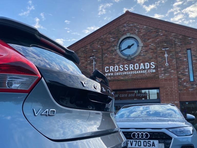 2018 Volvo V40 T3 [152] Inscription 5dr - Sat Nav &amp; Rear Camera &amp; Heated Seats HATCHBACK ...