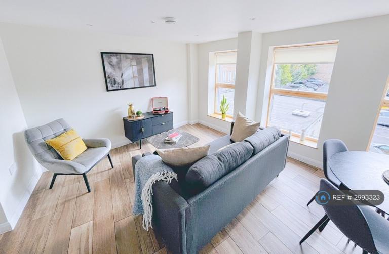 1 bedroom flat in Berkshire House, Maidenhead, SL6 (1 bed) (#2993323)