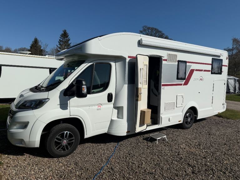 Roller team Zafiro 685. 