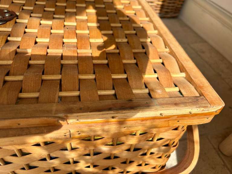 picnic hamper