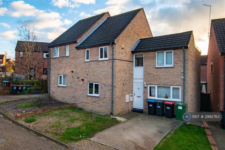 4 bedroom house in Robertson Close, Milton Keynes, MK5 (4 bed) (#2992763)