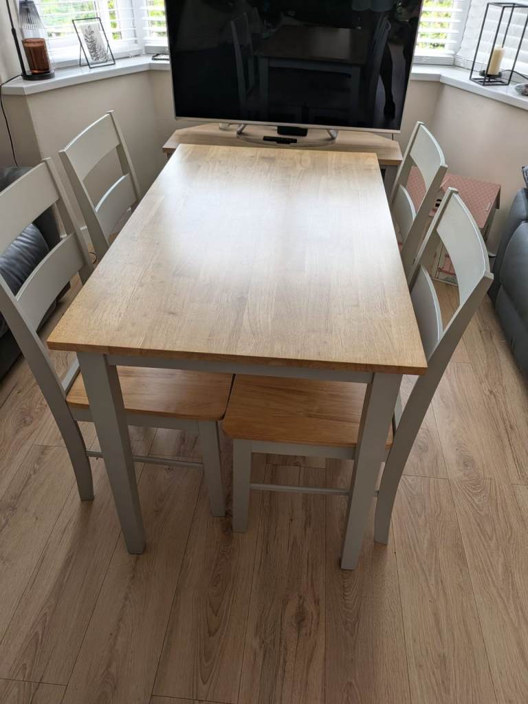 Dining table and 4 chairs