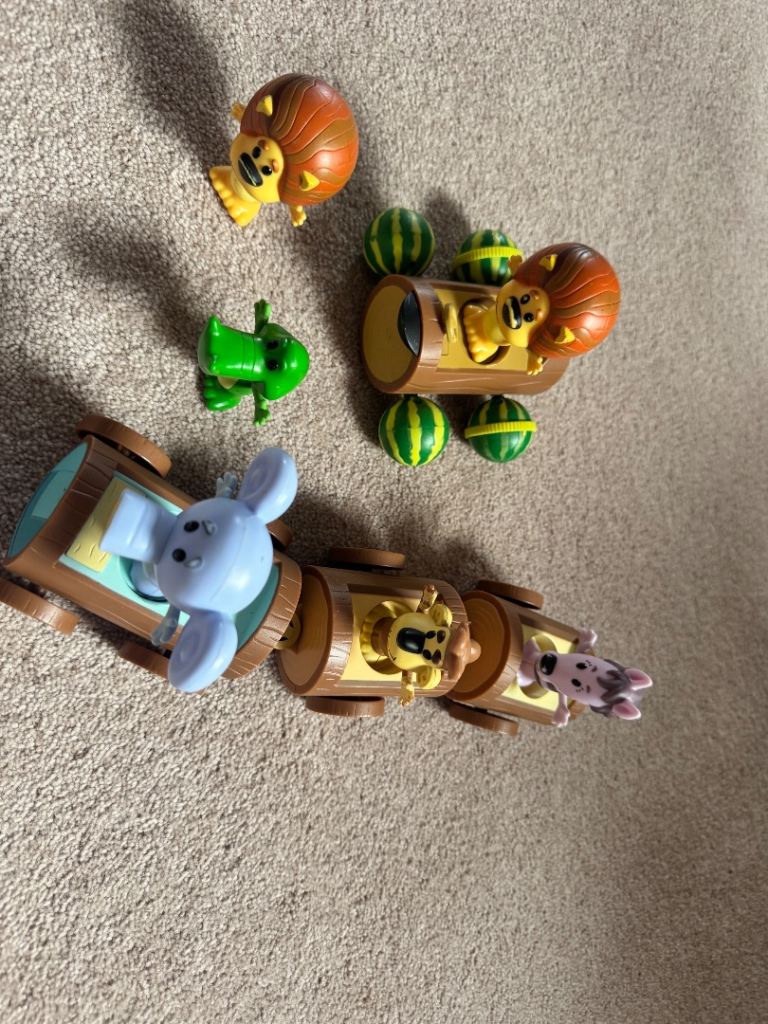 Raa Raa the Noisy Lion and Friends Figures and Vehicles