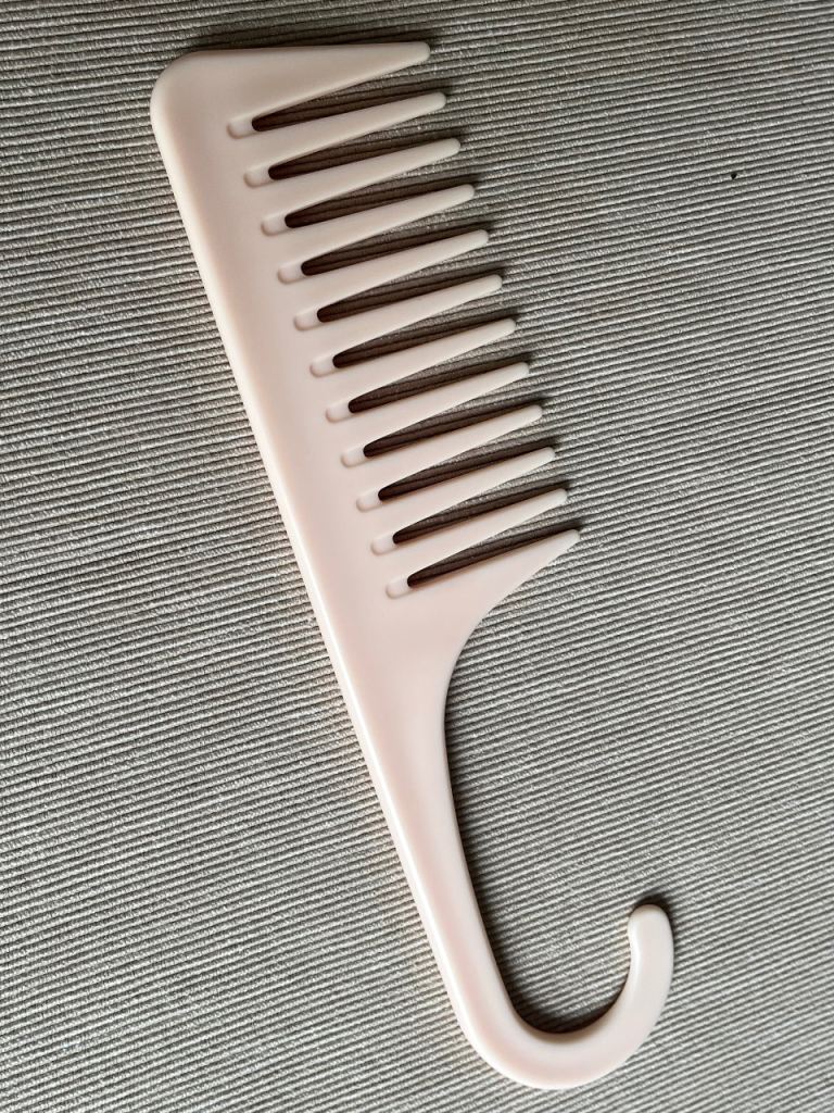 Boots Shower Detangling Comb Wide Tooth Hair Comb with Shower Hook – New Without Packaging