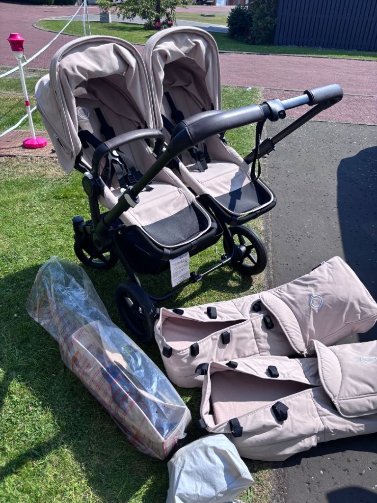 Bugaboo Donkey 5 Twin Pram – Desert Taupe, Very Good Condition