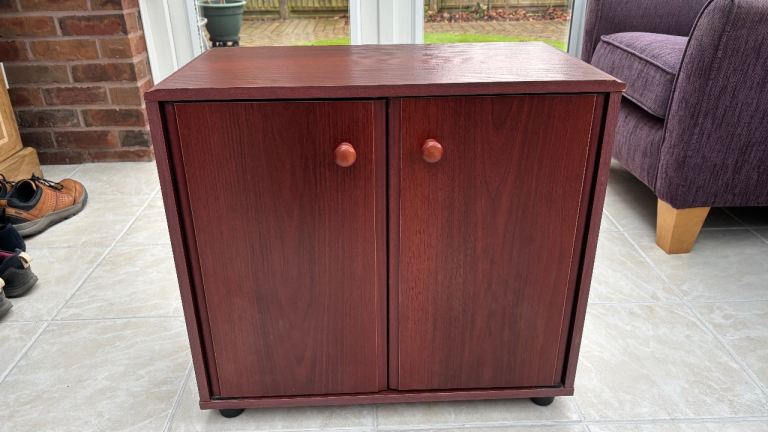 Small cabinet/cupboard