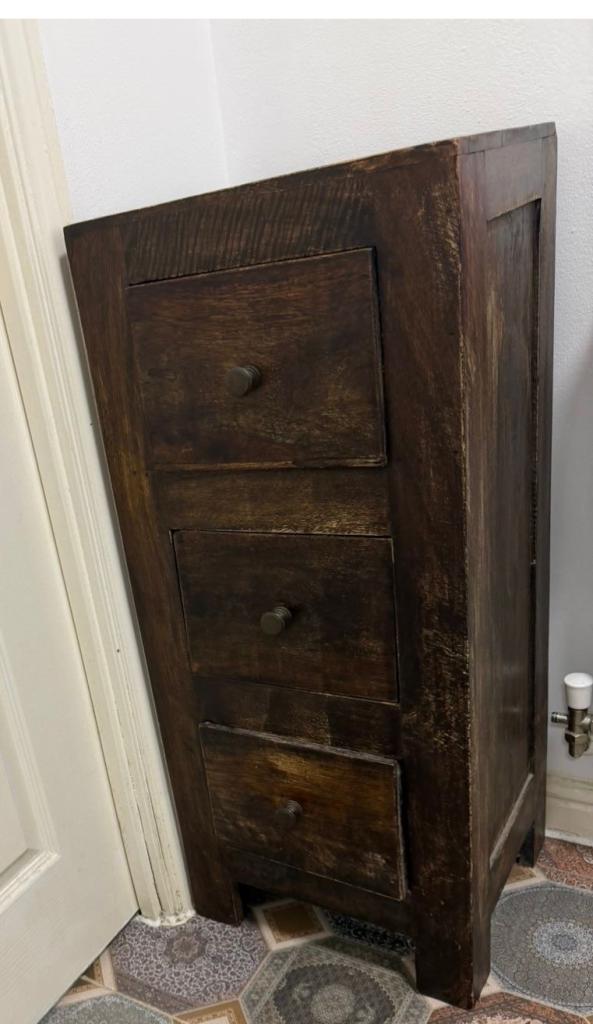 Dark Wood Chest of Drawers – Good Condition