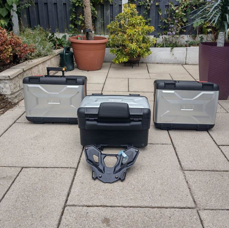 BMW Vario set of 2 panniers, 1 top box, +1 top box fixing bracket 