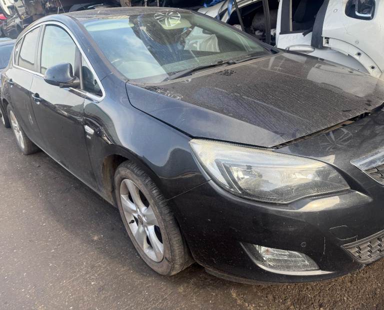 Breaking spare parts vauxhall astra mk6 j 