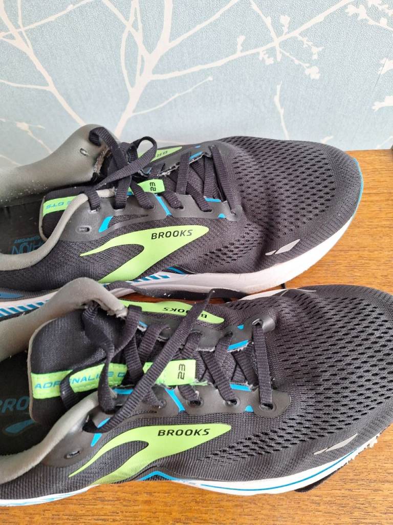 Brooks Adrenaline GTS 23 Running Shoes – Black, Good Condition