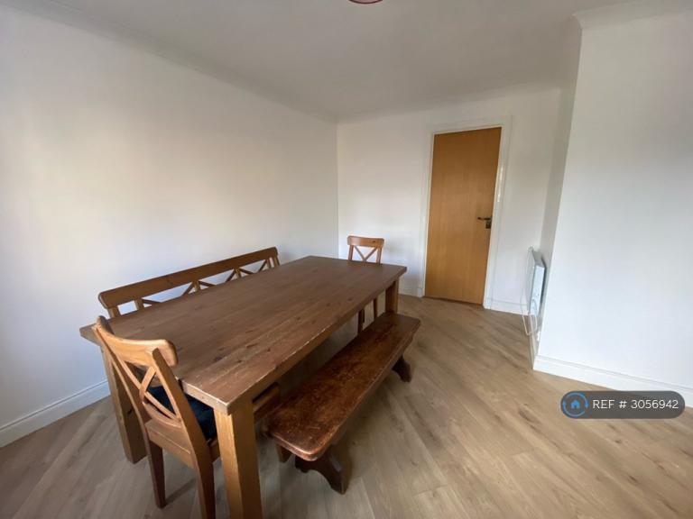 2 bedroom flat in St Marys Court, Dunblane, FK15 (2 bed) (#3056942)