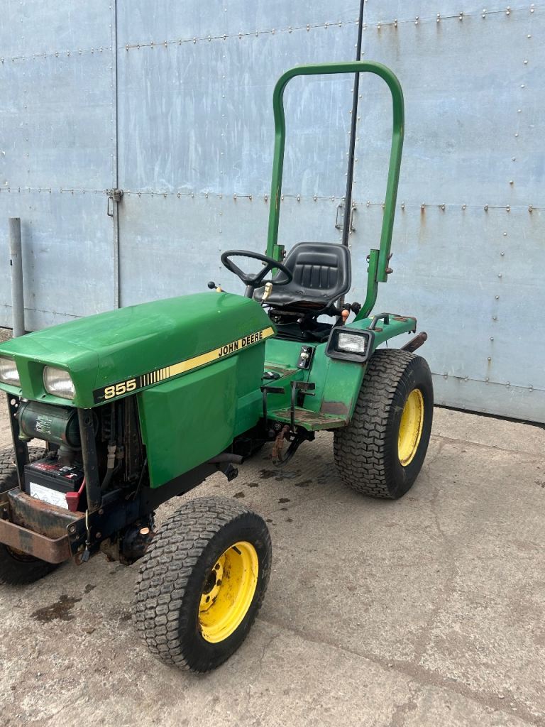 John Deere 855 compact tractor 