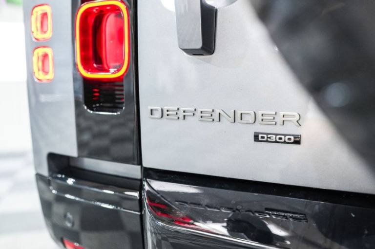 2021 Land Rover Defender 3.0 D300 MHEV X-Dynamic HSE SUV 5dr Diesel Auto 4WD Euro 6 (s/s) (300 ps...