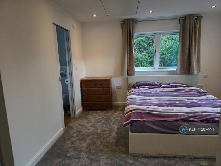 1 bedroom in Chevalier Grove, Milton Keynes, MK8 (#2874411)