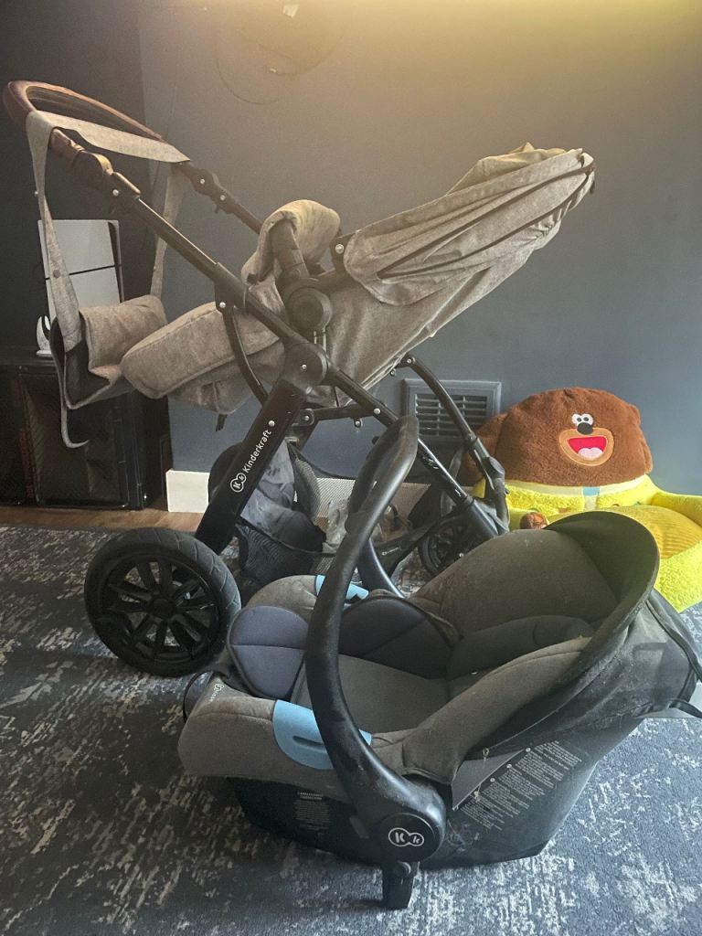 Kinderkraft travel system 