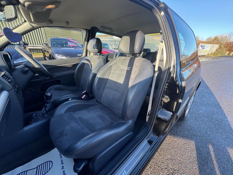 2005 Renault Clio 2.0 16V RenaultSport 182 3dr / LOW MILEAGE / FULL HISTORY
