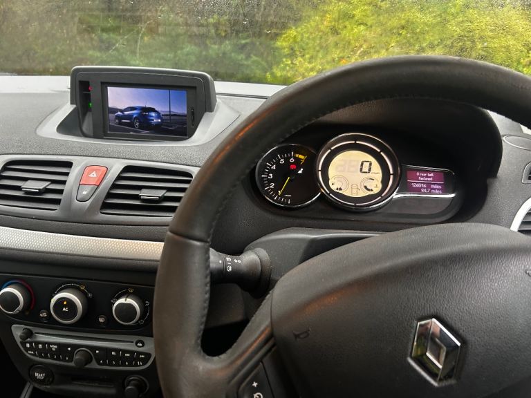 Renault Megane DYNAMIQUE TomTom, 1 year MOT, great specification, Service history! 