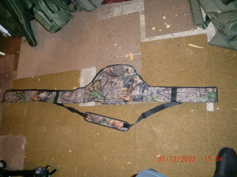 PIKE / CARP – CAMO C. K. KINETICS 12’ TWO ROD HOLDALL,  INC. CARRY HANDLE & ADJ. SHOULDER STRAP. 