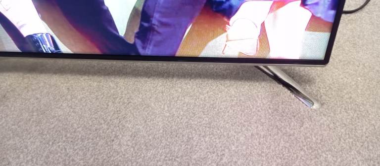 samsung 40" smart tv in great condition 