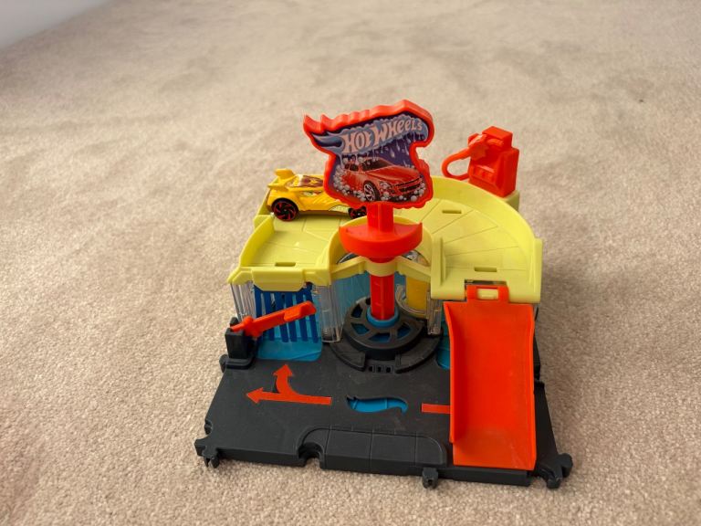 Hot Wheels Express Car Wash 